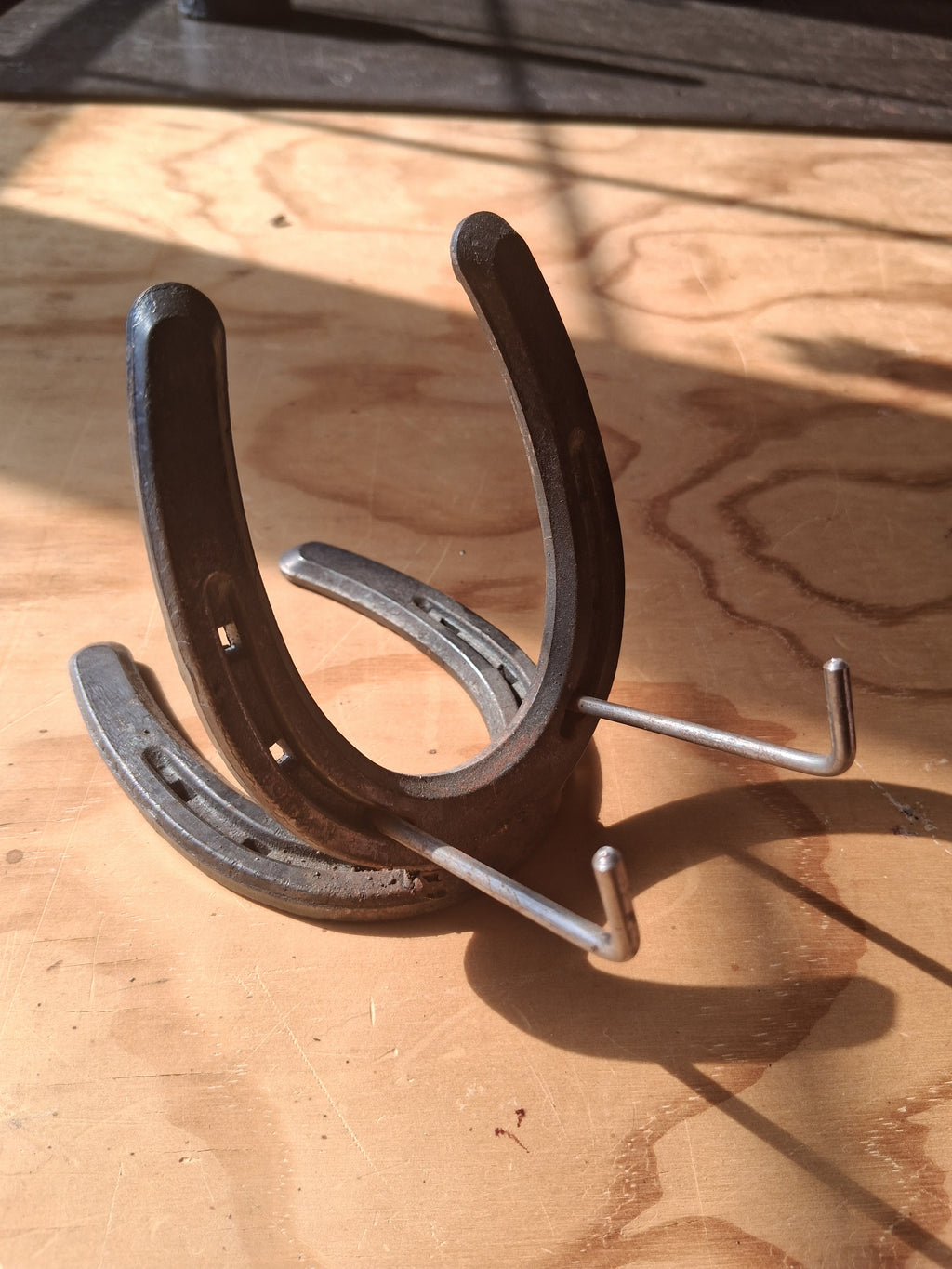 Horseshoe Business Card/Phone Holder