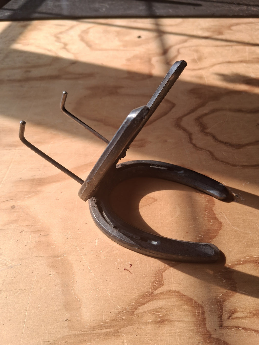 Horseshoe Business Card/Phone Holder